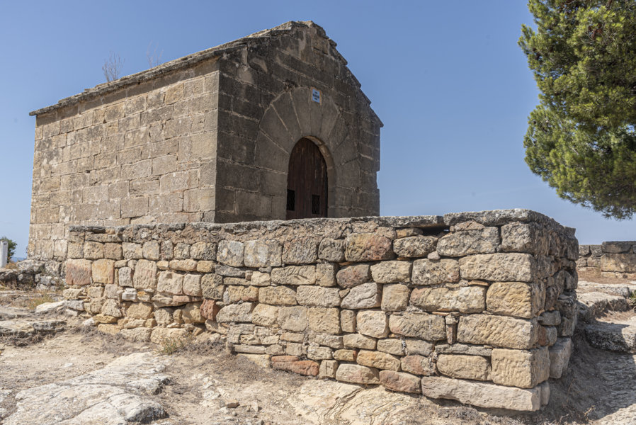 Teruel - Calaceite 30 - Despoblado Ibérico de San Antonio - ermita de San Antonio Abad.jpg